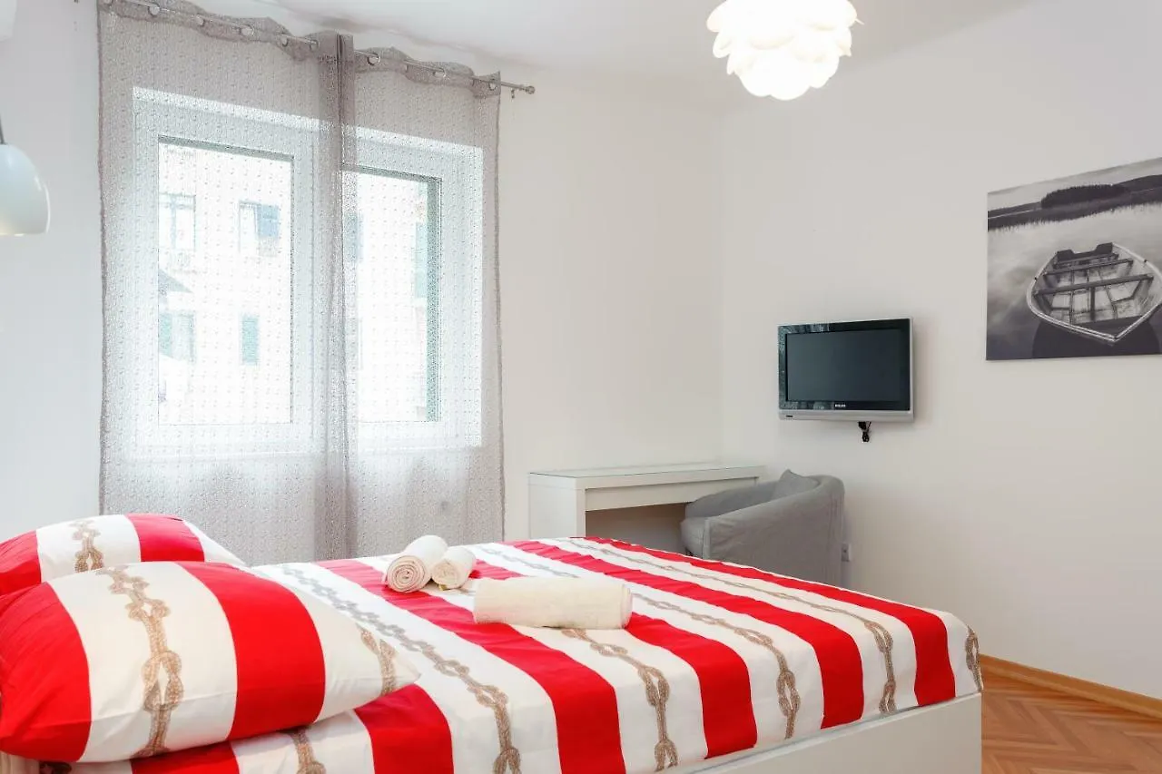 Apartment Marina'S Place Split