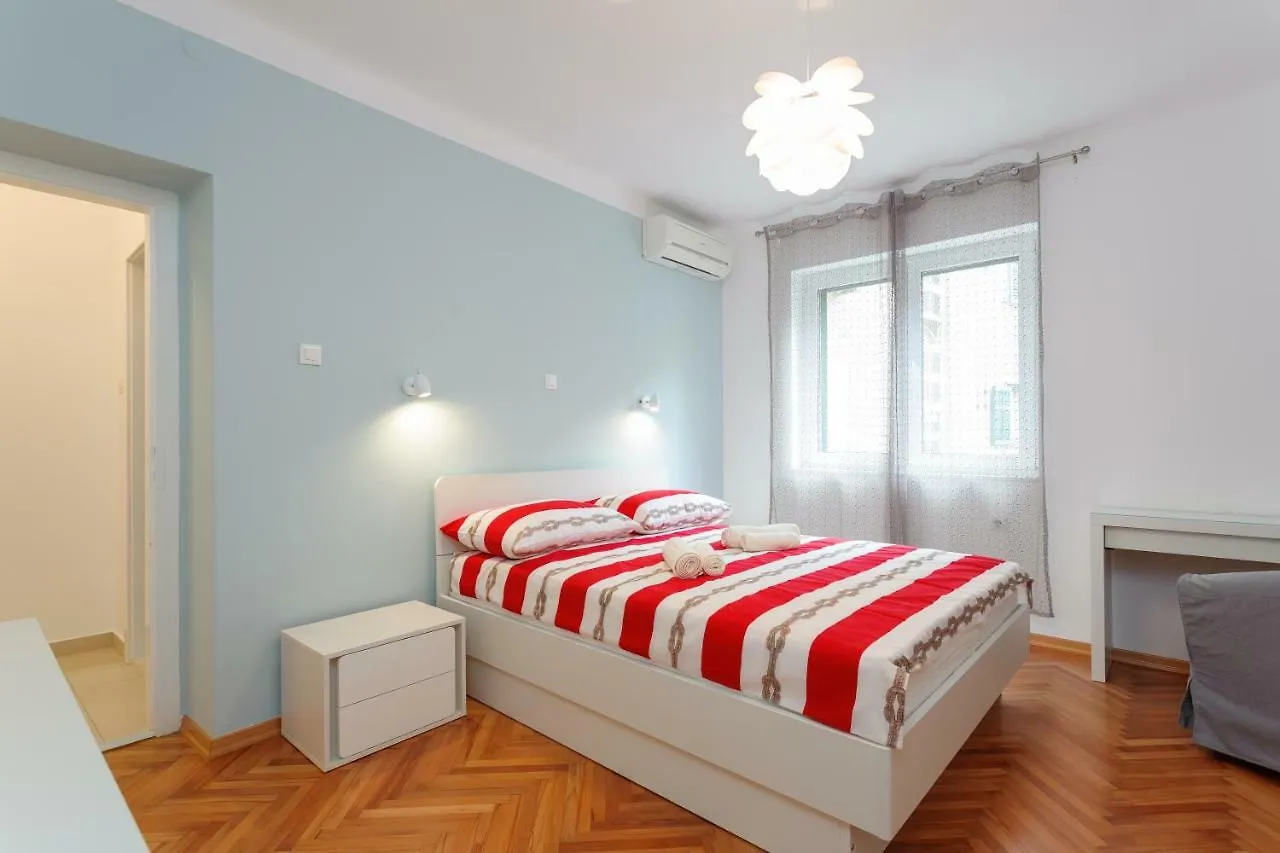 Apartment Marina'S Place Split